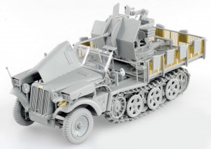 Sd.Kfz.10/5 мех 2см FlaK 38 - DRAGON 6676