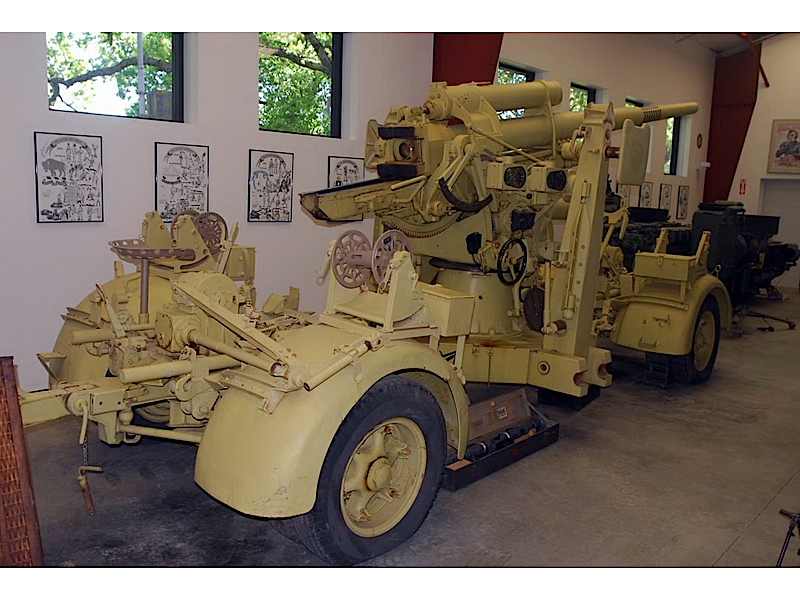 German 88mm FLAK 36 - Walk Around