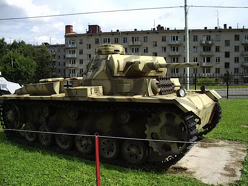 Panzerkampfwagen III Ausf.J - Sprehod Okoli