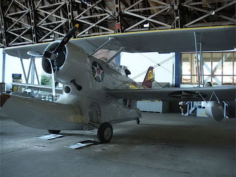 "Grumman J2F-6 Duck" - vaikščiokite aplink