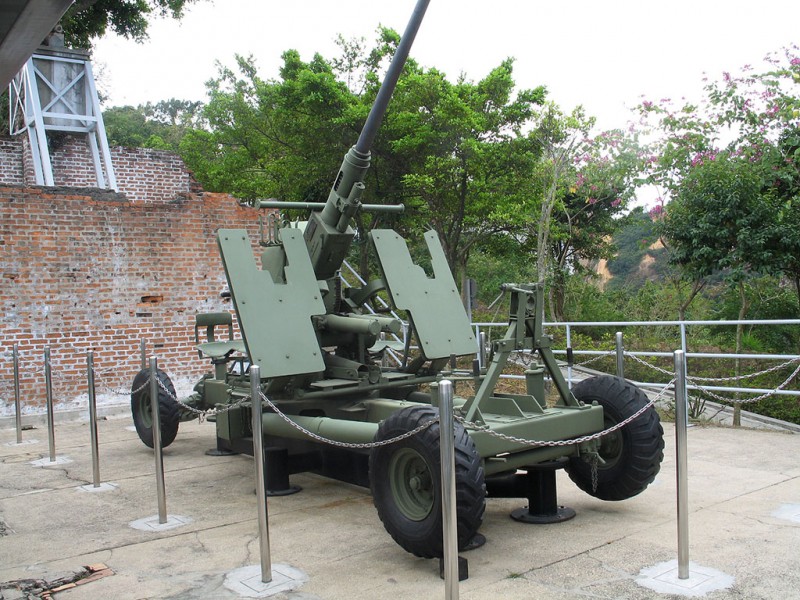 Bofors 40 mm - Jalutada