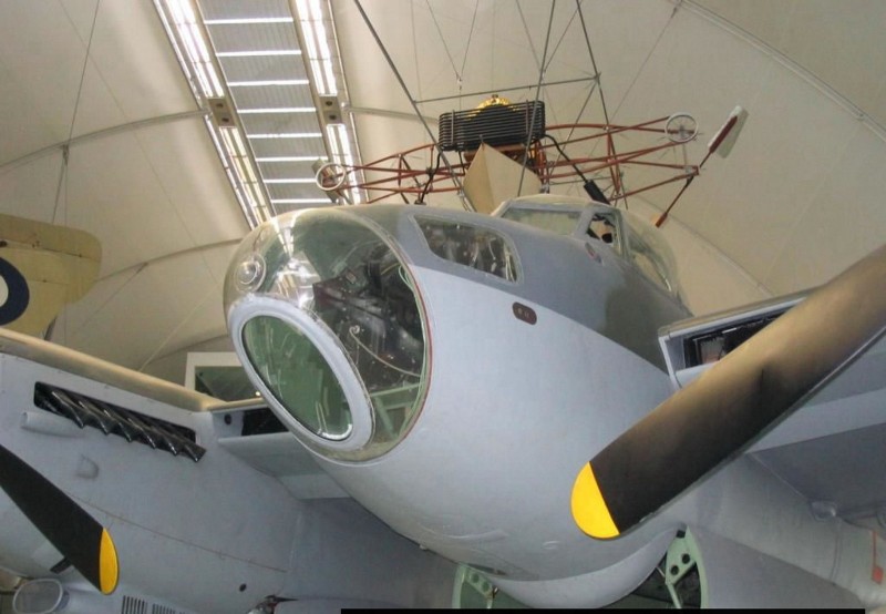 B-35 - κουνούπι ντε Χάβιλλαντ - Περίπατος