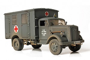 Ambulancia alemana 4x4 - Fuerzas de Valor 80076