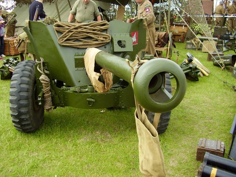 Ordnance QF 6-pounder - Gå Rundt