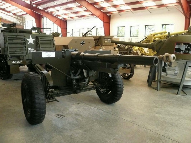 US 75мм M1897 на M2A3 карета - около