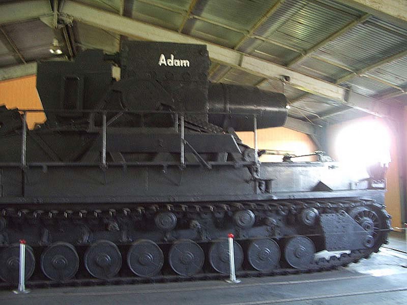 Mortaio semovente Adam da 600 mm