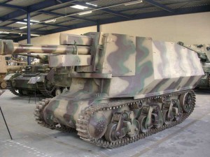 105mm leFH auf Hotchkiss 39H - 照片和视频