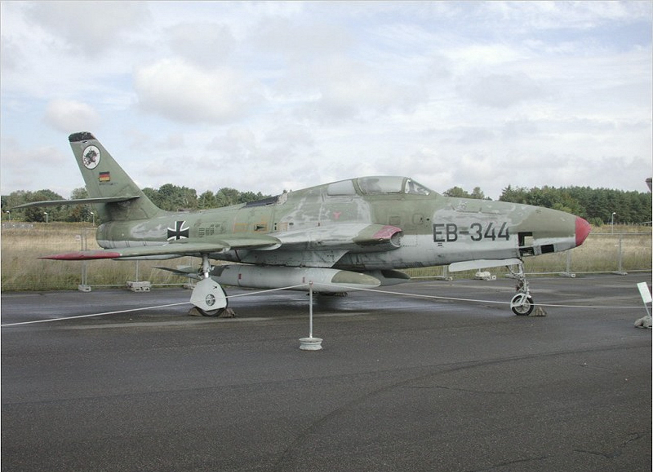 Република F-84F