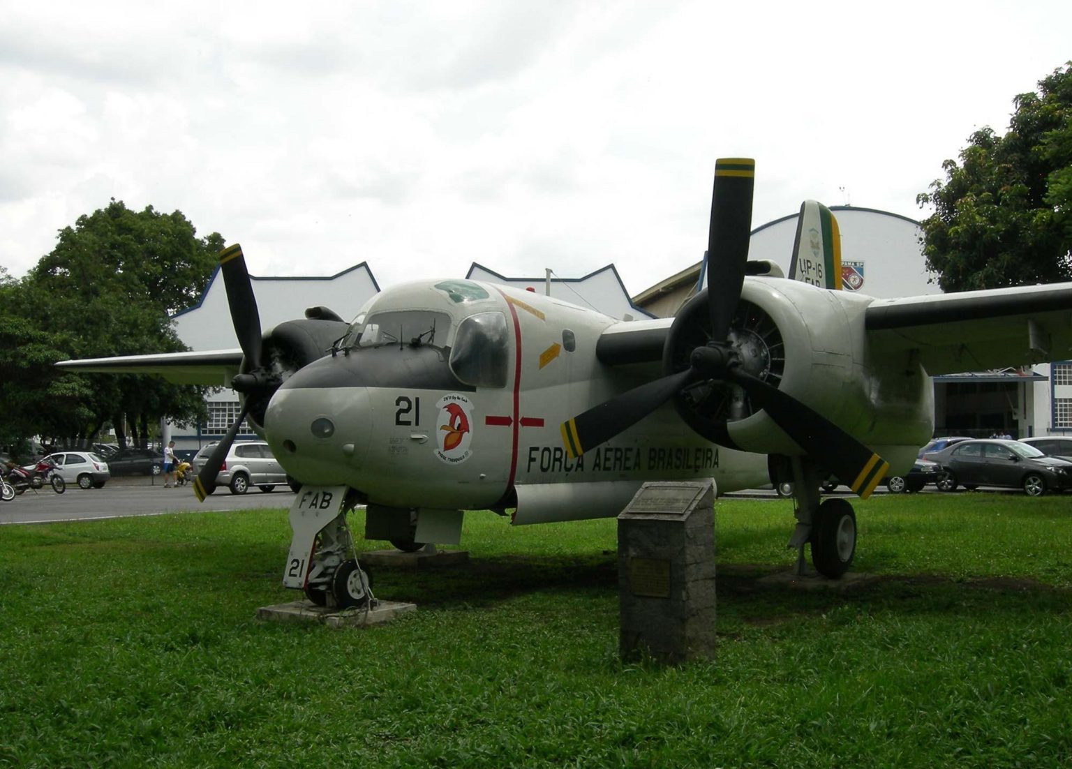 Grumman S-2 Tracker - WalkAround - ko