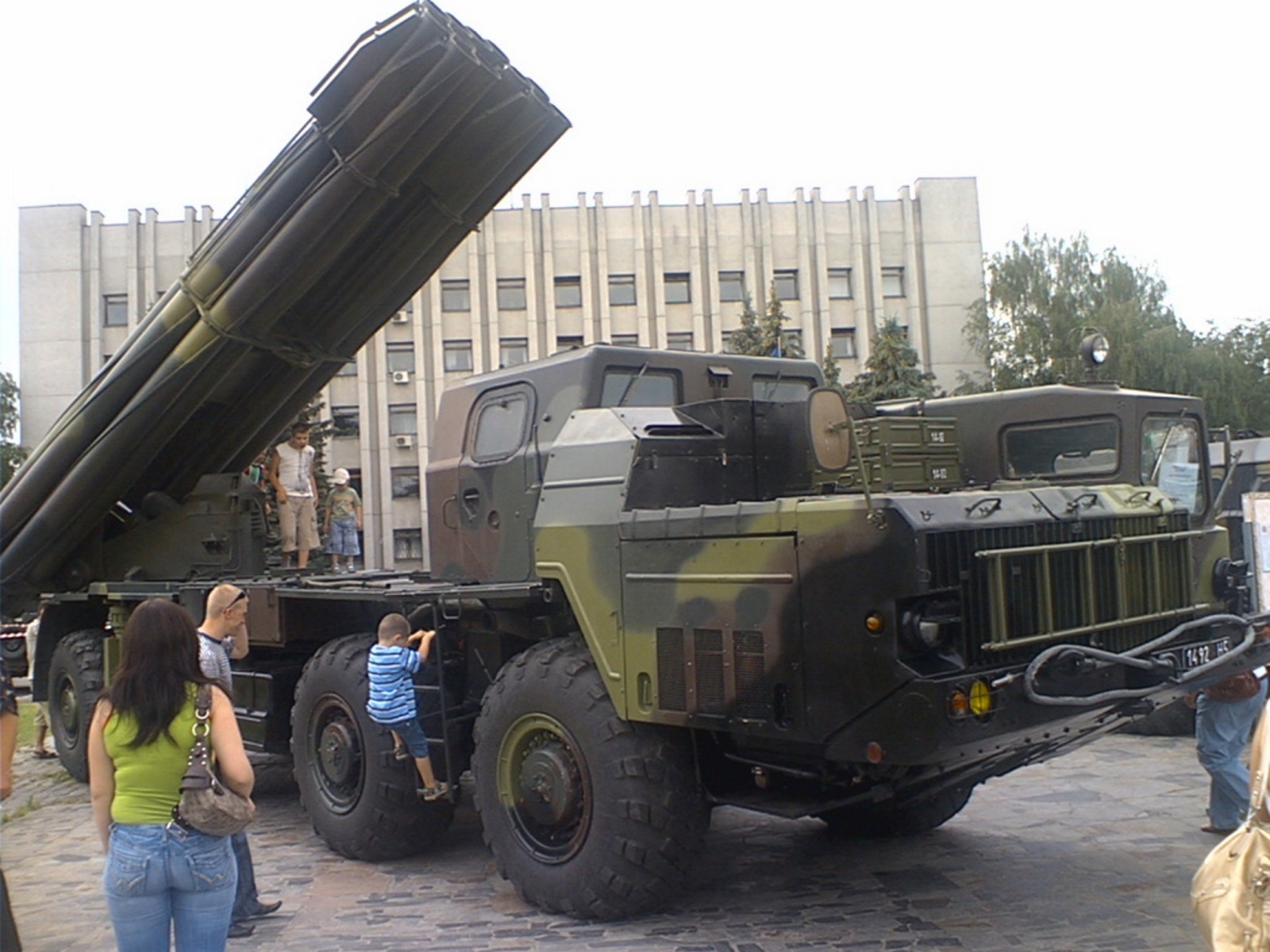 BM-30 Smerch - WalkAround - NET-MAQUETTES