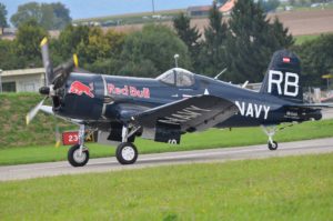 Vought F4U Corsair - 照片和视频