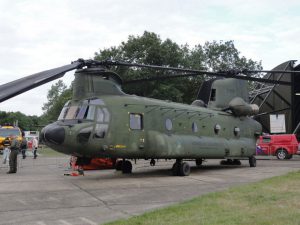 Boeing CH-47 Chinook - Photos & Video