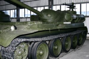 Su-101 Uralmash - 照片和视频
