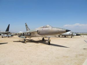 Republic F-105 Thunderchief - Фото и Видео