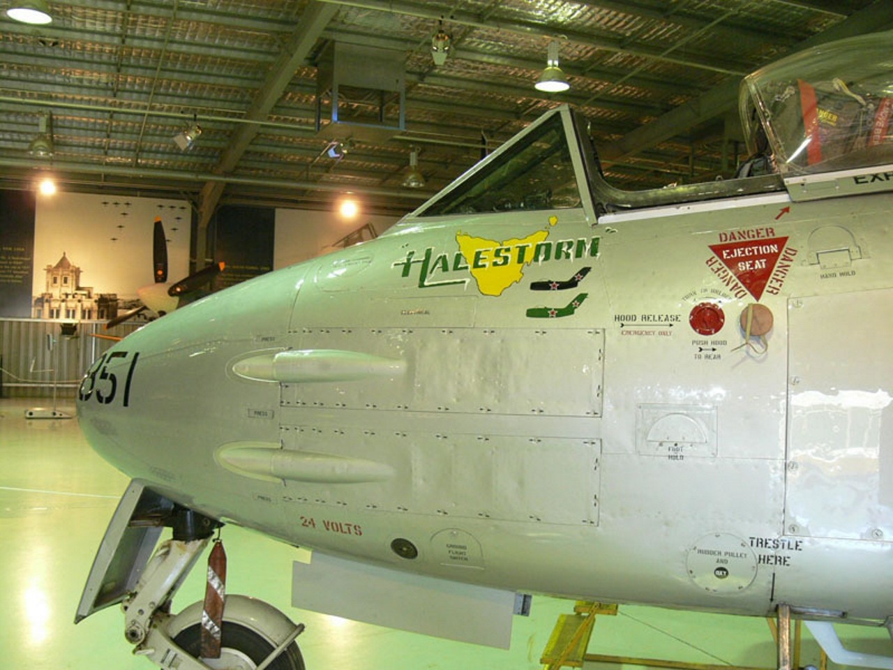 Gloster Meteor F8