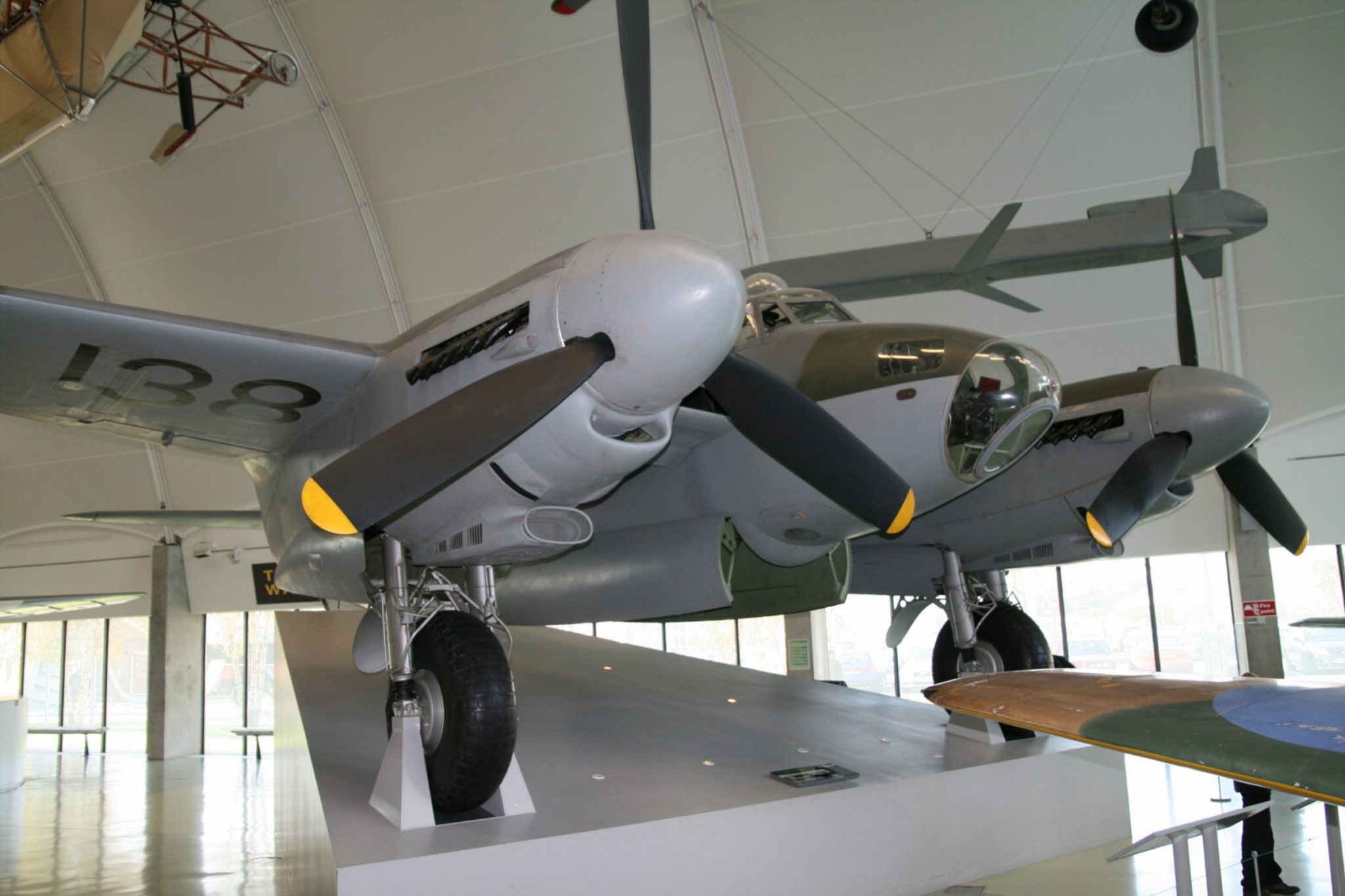 1 48 de havilland mosquito