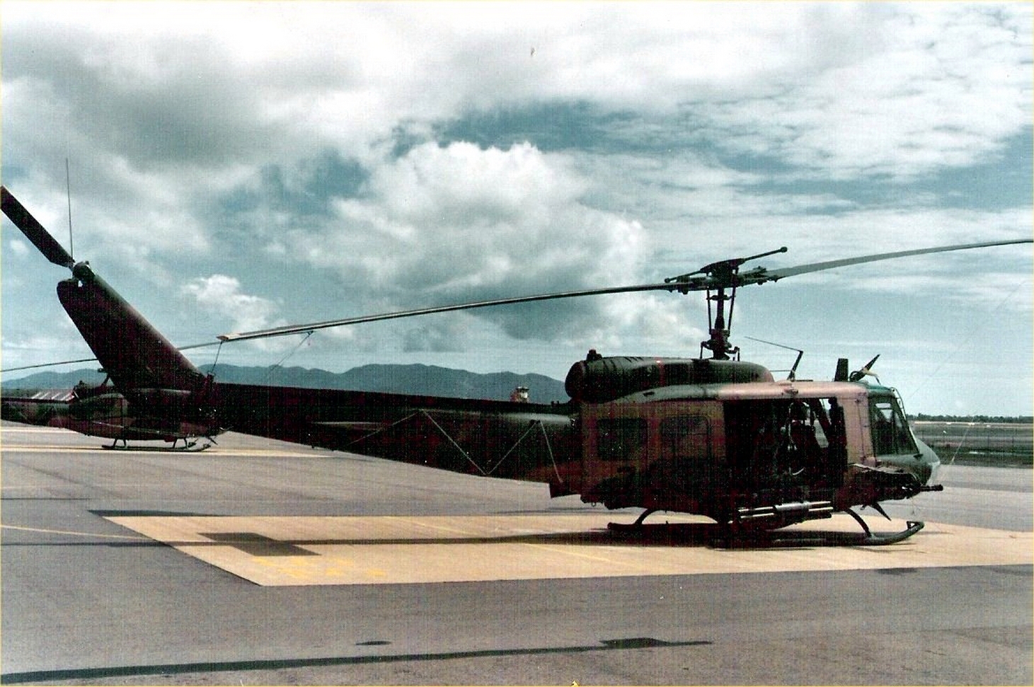 UH-1D Huey Gunship