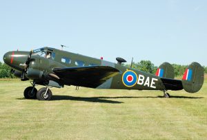 Beechcraft Model 18 - Valokuvat ja video