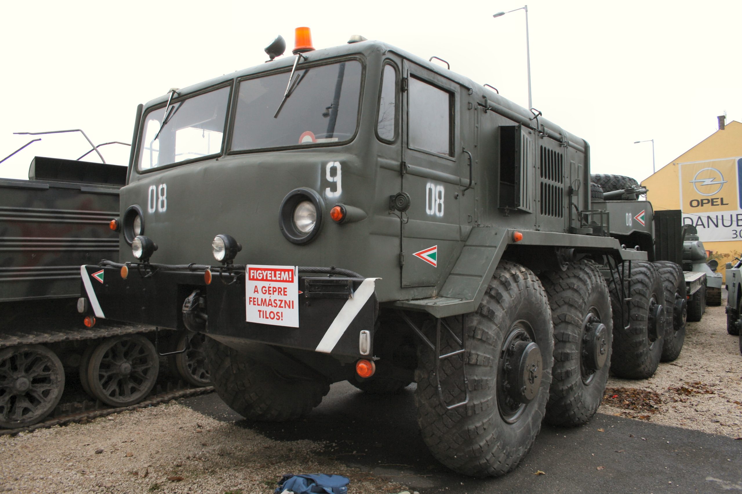 MAZ-537 Βαρύ Prime Mover