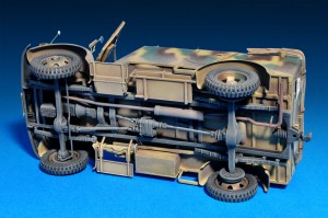 Kfz.70 MB 1500A Niemiecki samochód 4x4 z załogą - MiniArt 35139