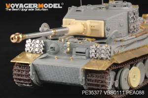 Antrojo pasaulinio karo Vokietijos Tiger I MID gamyba - VOYAGER MODELIS PE35377