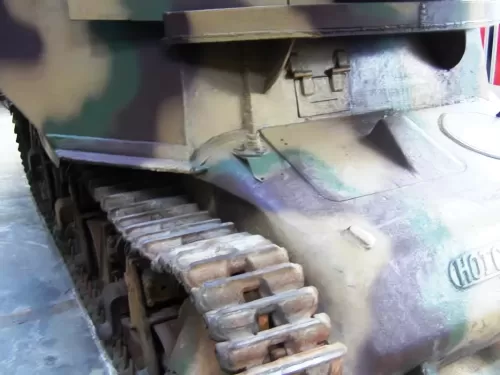 10.5cm-LEFH18Sf-auf-Geschutzwagen-39H-10