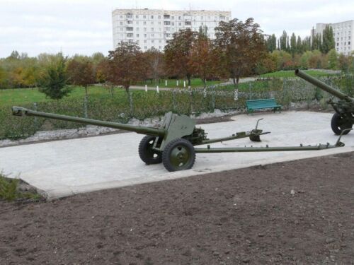 85 mm divisional gun D-44