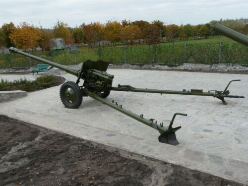 85 mm divisional gun D-44