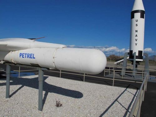 AUM-N-2 Petrel