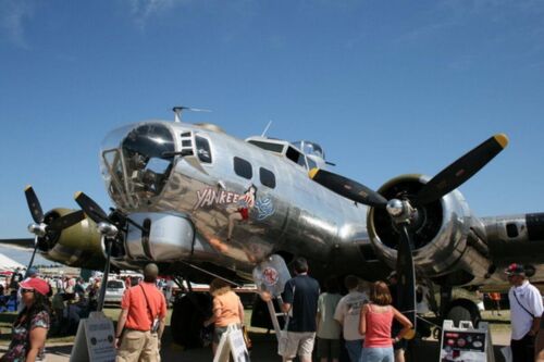 B-17G-Flying-Fortress-00006