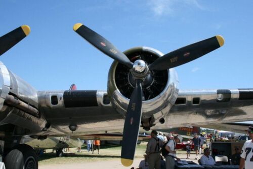 B-17G-Flying-Fortress-00007