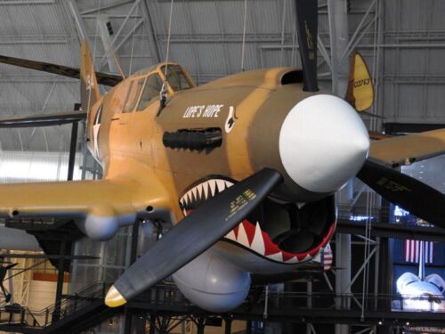 Curtiss P-40-E Kittyhawk
