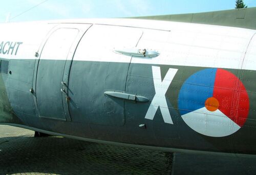 Douglas-C-47-Skytrain-Dakota-00002