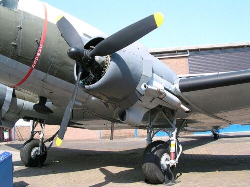 Douglas-C-47-Skytrain-Dakota-00005