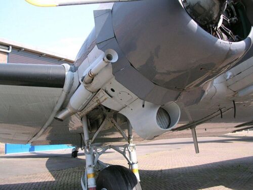 Douglas-C-47-Skytrain-Dakota-00008