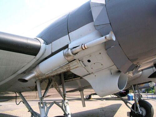Douglas-C-47-Skytrain-Dakota-00009