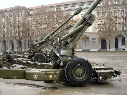 FH-70 155mm Field Howitzer