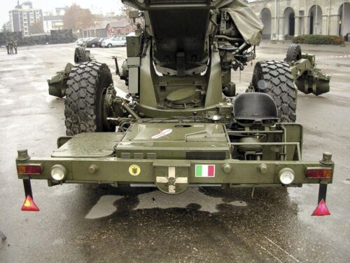 FH-70 155mm Field Howitzer