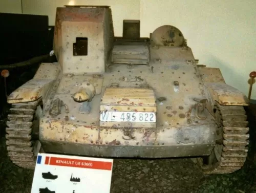 Gepanzerte-MG-Trager-Renault-UEf-10