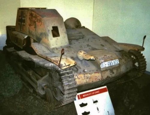 Gepanzerte-MG-Trager-Renault-UEf-14