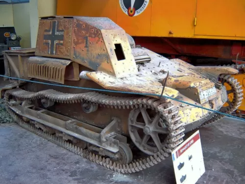 Gepanzerte-MG-Trager-Renault-UEf-15