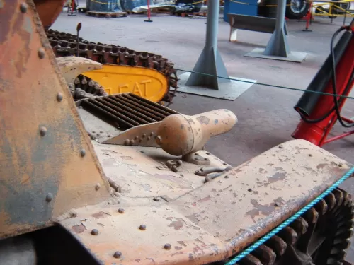 Gepanzerte-MG-Trager-Renault-UEf-16