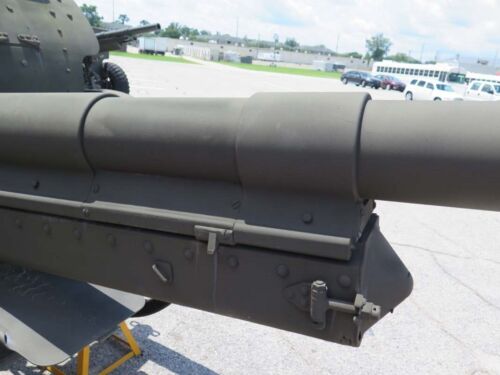 German 10.5 cm leFH 16 Field Howitzer