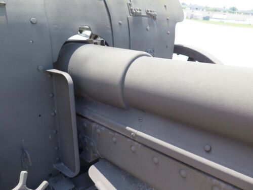 German 10.5 cm leFH 16 Field Howitzer