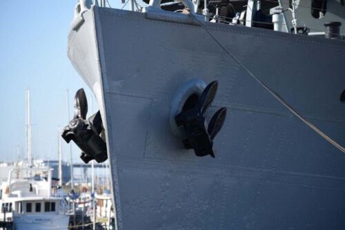 HMAS Castlemaine (J244)