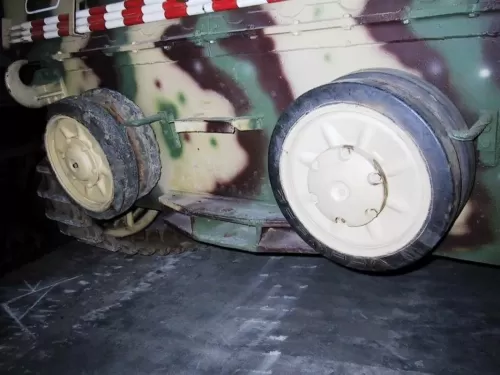 Hummel-Sd.Kfz .-165-14