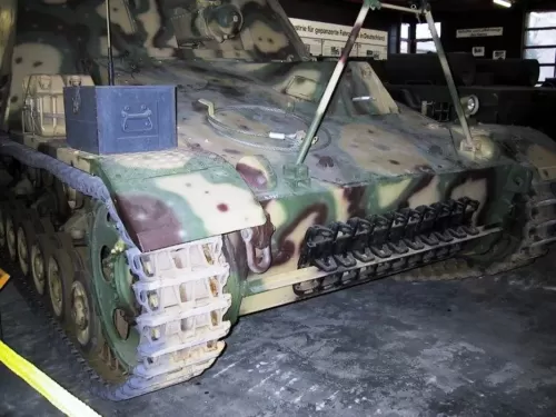 Hummel-Sd.Kfz .-165-17