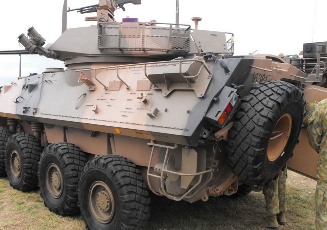 Lav 6 бронетранспортер