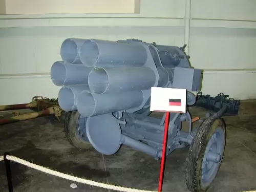 Nebelwerfer-41-15-cm-13