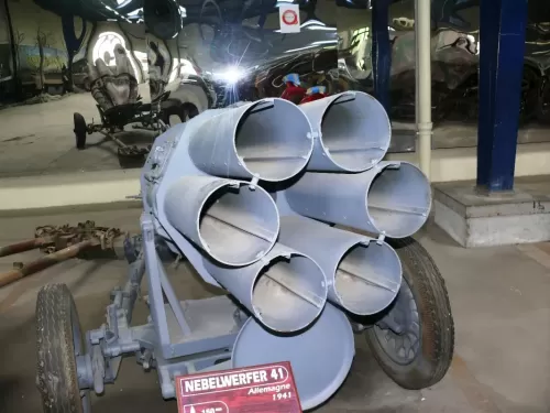 Nebelwerfer-41-15-cm-17